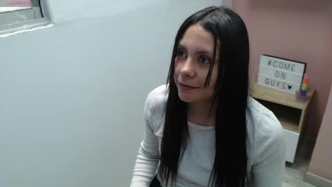 Snapshot of valevicious chatting on April 2026 05:30:01 PM valevicious online show from April 2026 05:30:01 PM