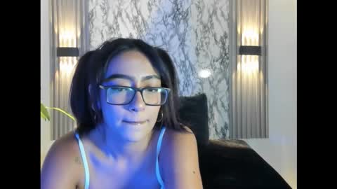 Snapshot of valkyfoxxx chatting on November 2025 01:22:02 AM Valkyfoxxx online show from November 2025 01:22:02 AM