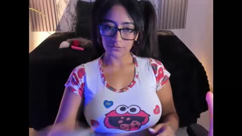 Snapshot of valkyfoxxx chatting on November 2025 03:12:01 AM Valkyfoxxx online show from November 2025 03:12:01 AM