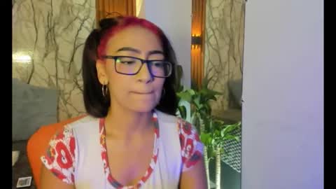 Snapshot of valkyfoxxx chatting on December 2025 11:04:01 AM Valkyfoxxx online show from December 2025 11:04:01 AM