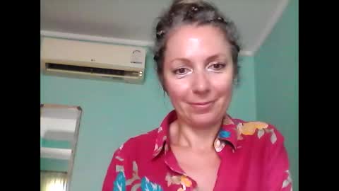 Snapshot of valleriwind chatting on February 2025 09:30:01 AM ValleriWind online show from February 2025 09:30:01 AM