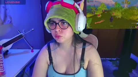 Im Violet online show from March 2025 03:22:01 AM