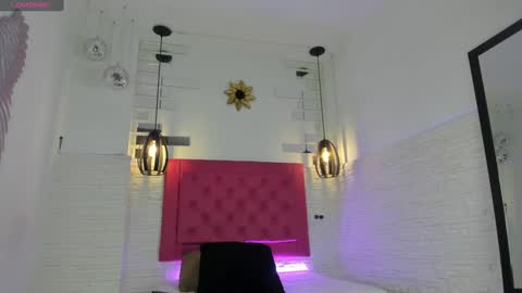 Vallolet Peach  online show from December 2024 11:17:02 AM