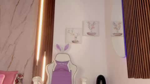 Vallolet Peach  online show from September 2025 12:06:01 PM