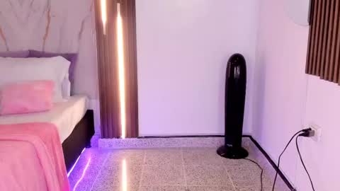 Vallolet Peach  online show from October 2025 12:03:02 PM