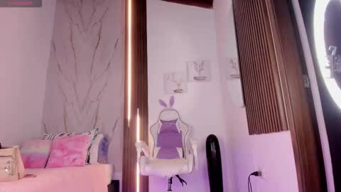 Vallolet Peach  online show from November 2025 11:42:02 AM