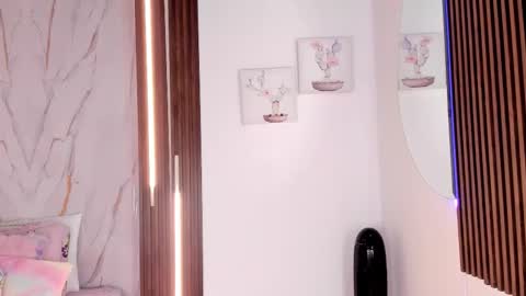 Vallolet Peach  online show from February 2026 12:11:01 PM