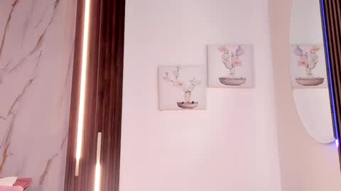 Vallolet Peach  online show from April 2026 12:08:02 PM