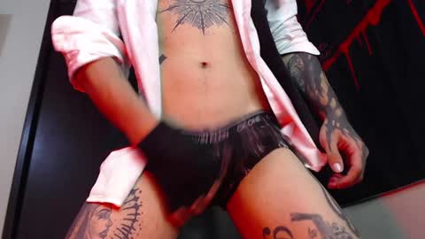 david guzman i model independenthelp me with a thumbs up online show from February 2025 11:47:01 PM