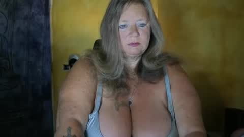 Snapshot of vampwoman chatting on May 2026 07:16:01 AM vampwoman online show from May 2026 07:16:01 AM