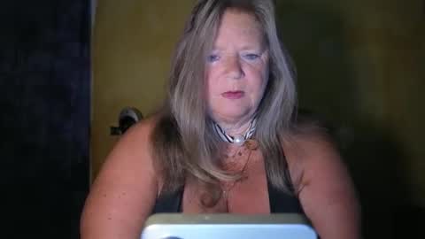 Snapshot of vampwoman chatting on May 2026 05:57:01 AM vampwoman online show from May 2026 05:57:01 AM