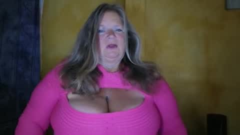 Snapshot of vampwoman chatting on May 2026 07:28:02 AM vampwoman online show from May 2026 07:28:02 AM