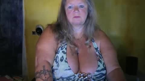 Snapshot of vampwoman chatting on May 2026 06:42:01 AM vampwoman online show from May 2026 06:42:01 AM