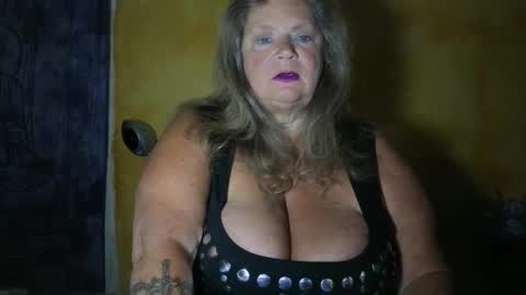 Snapshot of vampwoman chatting on May 2026 05:45:02 AM vampwoman online show from May 2026 05:45:02 AM