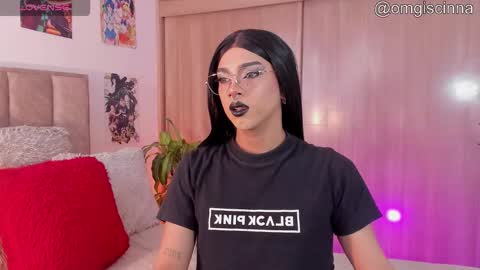 Snapshot of vampy__cinna chatting on December 2025 07:42:02 PM Cinnamon online show from December 2025 07:42:02 PM