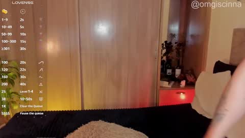 Snapshot of vampy__cinna chatting on February 2026 10:15:01 PM Cinnamon online show from February 2026 10:15:01 PM