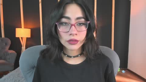 vampy_dolll online show from December 2024 01:11:02 PM