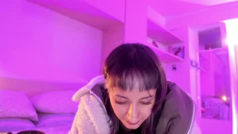 Snapshot of vandalovee chatting on April 2026 02:18:01 AM Babi Alu online show from April 2026 02:18:01 AM