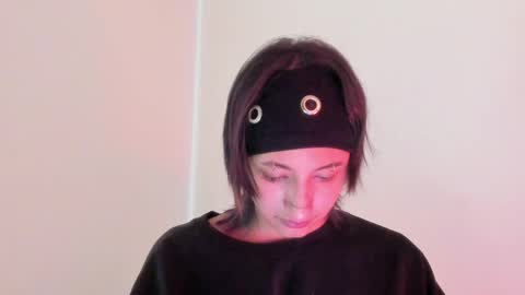 Snapshot of vandalovee chatting on May 2026 05:43:01 PM Babi Alu online show from May 2026 05:43:01 PM