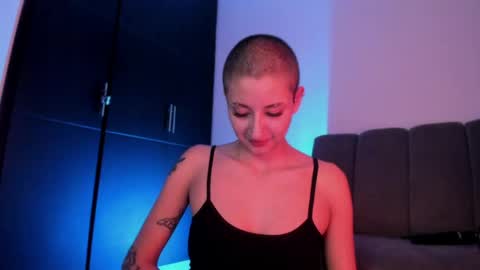 Snapshot of vandalovee chatting on June 2026 02:25:02 AM Babi Alu online show from June 2026 02:25:02 AM