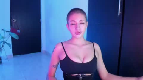 Snapshot of vandalovee chatting on June 2026 06:12:02 AM Babi Alu online show from June 2026 06:12:02 AM