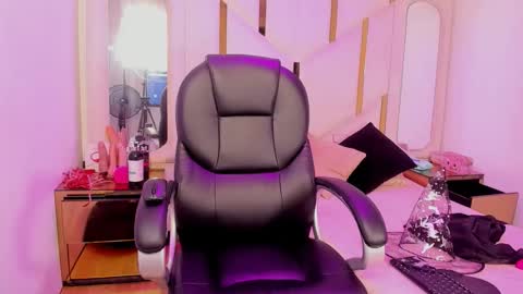 Vane online show from April 2026 07:07:02 PM