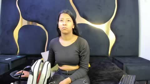 Snapshot of vanelin18 chatting on July 2026 01:18:02 PM Vane online show from July 2026 01:18:02 PM