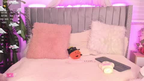 Snapshot of vanesa_moon_ chatting on February 2025 02:39:02 AM vanesa_moon_ online show from February 2025 02:39:02 AM