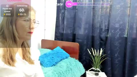 Snapshot of vanesa_mystic2 chatting on October 2025 12:16:01 PM Vanesa online show from October 2025 12:16:01 PM