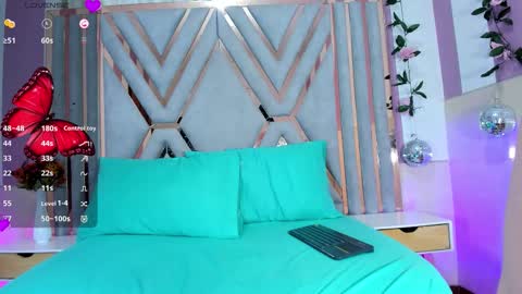 vanesaa_mejia online show from December 2025 04:32:01 AM