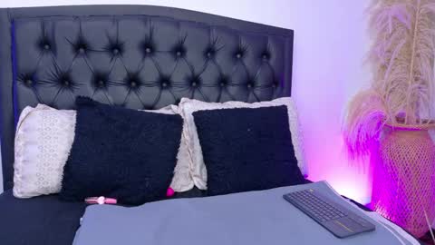 Snapshot of vanessa_mejiia chatting on June 2026 08:59:02 PM vanessa_mejiia online show from June 2026 08:59:02 PM
