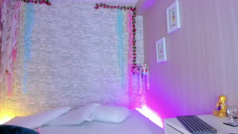 Vanessa online show from April 2026 11:51:02 AM