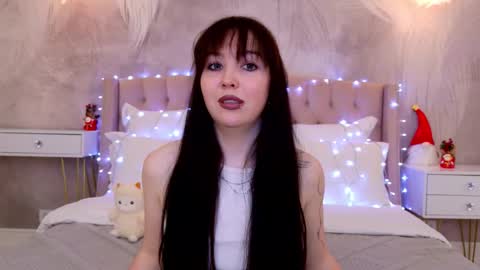 Vanessa online show from December 2025 04:01:01 PM