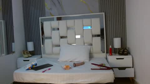 Vanessa Hard online show from September 2025 07:15:01 PM