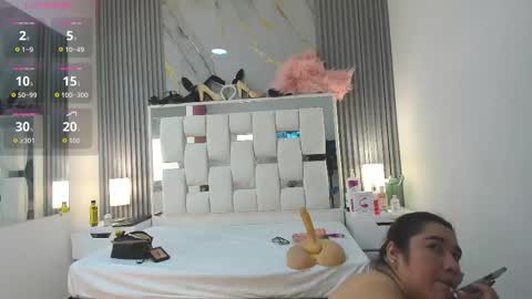 Vanessa Hard online show from November 2025 07:35:01 PM