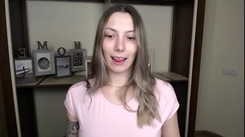 Snapshot of vanessakim_ chatting on March 2026 05:41:02 PM Vanessa online show from March 2026 05:41:02 PM