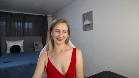 Snapshot of vanessakleiner chatting on June 2026 04:42:01 PM Vanessa online show from June 2026 04:42:01 PM