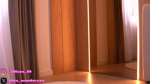 Vanessa Simon online show from March 2026 06:30:02 AM