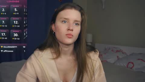 Luna online show from November 2025 07:23:01 PM