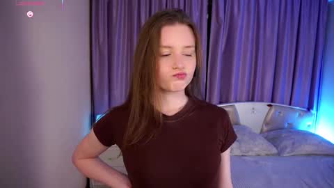 Luna online show from November 2025 06:44:02 PM