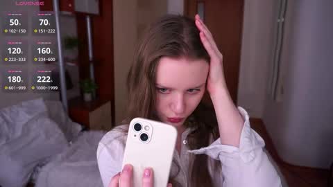 Luna online show from February 2026 06:12:02 PM