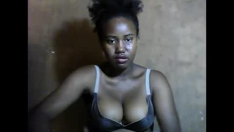 vaniah321 online show from December 2024 11:30:02 AM