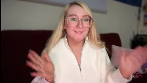 vanillapuddingpie online show from March 2025 12:40:02 AM