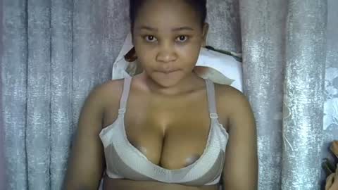 vanillavenus online show from August 2026 12:32:02 PM