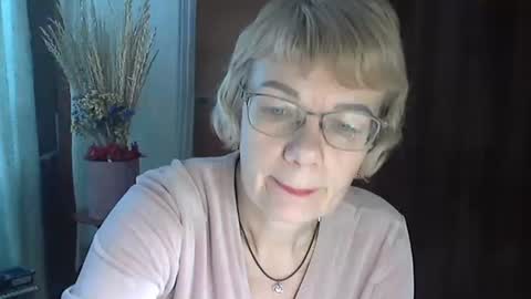 Snapshot of vanillaxcreamy chatting on February 2025 11:51:02 AM Vanillaxcreamy online show from February 2025 11:51:02 AM