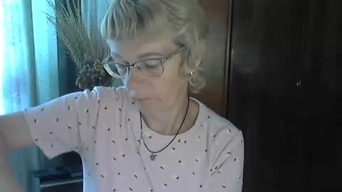 Snapshot of vanillaxcreamy chatting on October 2025 08:44:01 AM Vanillaxcreamy online show from October 2025 08:44:01 AM
