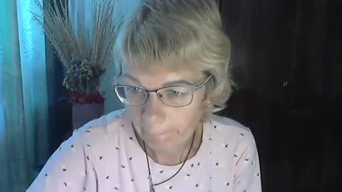 Snapshot of vanillaxcreamy chatting on October 2025 10:24:01 AM Vanillaxcreamy online show from October 2025 10:24:01 AM