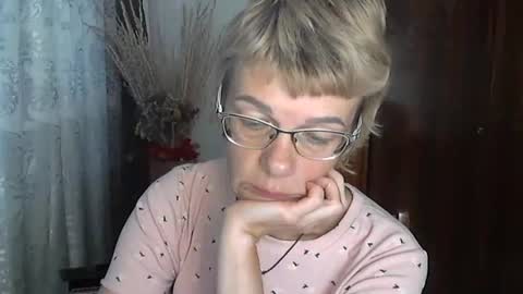 Snapshot of vanillaxcreamy chatting on October 2025 01:45:01 PM Vanillaxcreamy online show from October 2025 01:45:01 PM