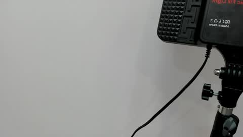 Snapshot of vannellope_roberts chatting on April 2026 01:52:01 PM Vannellope online show from April 2026 01:52:01 PM