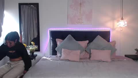 vane online show from December 2024 09:06:02 PM